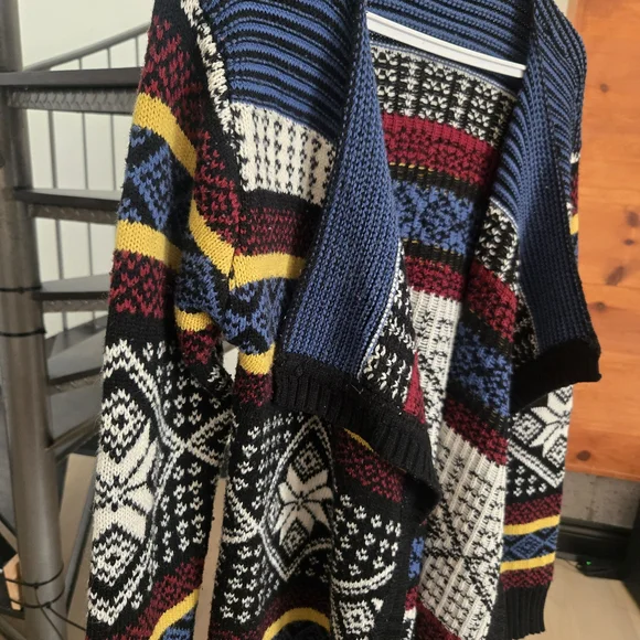 Multicolor Patterned Women's Sweater - Picture 2 of 5